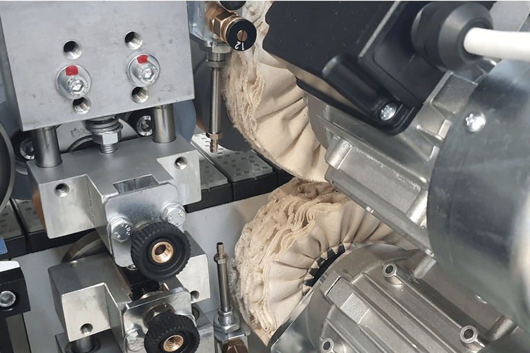 Mașină automată de aplicare a benzii de margine E 550 Casadei Industria — fotografia 6