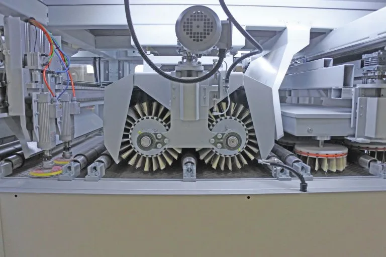 Brush sanding machine YZM 1300 Ka•ma — photo 2