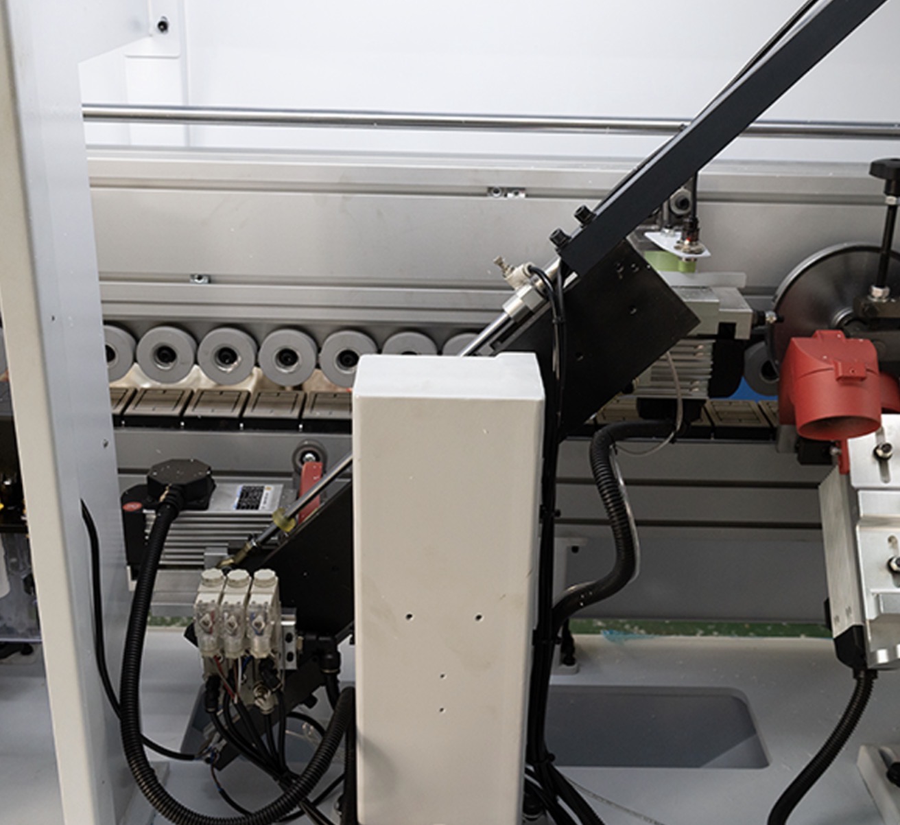 Automatic L-Type & Straight Edge Banding Machine HELEX HE 60 EL — photo 5