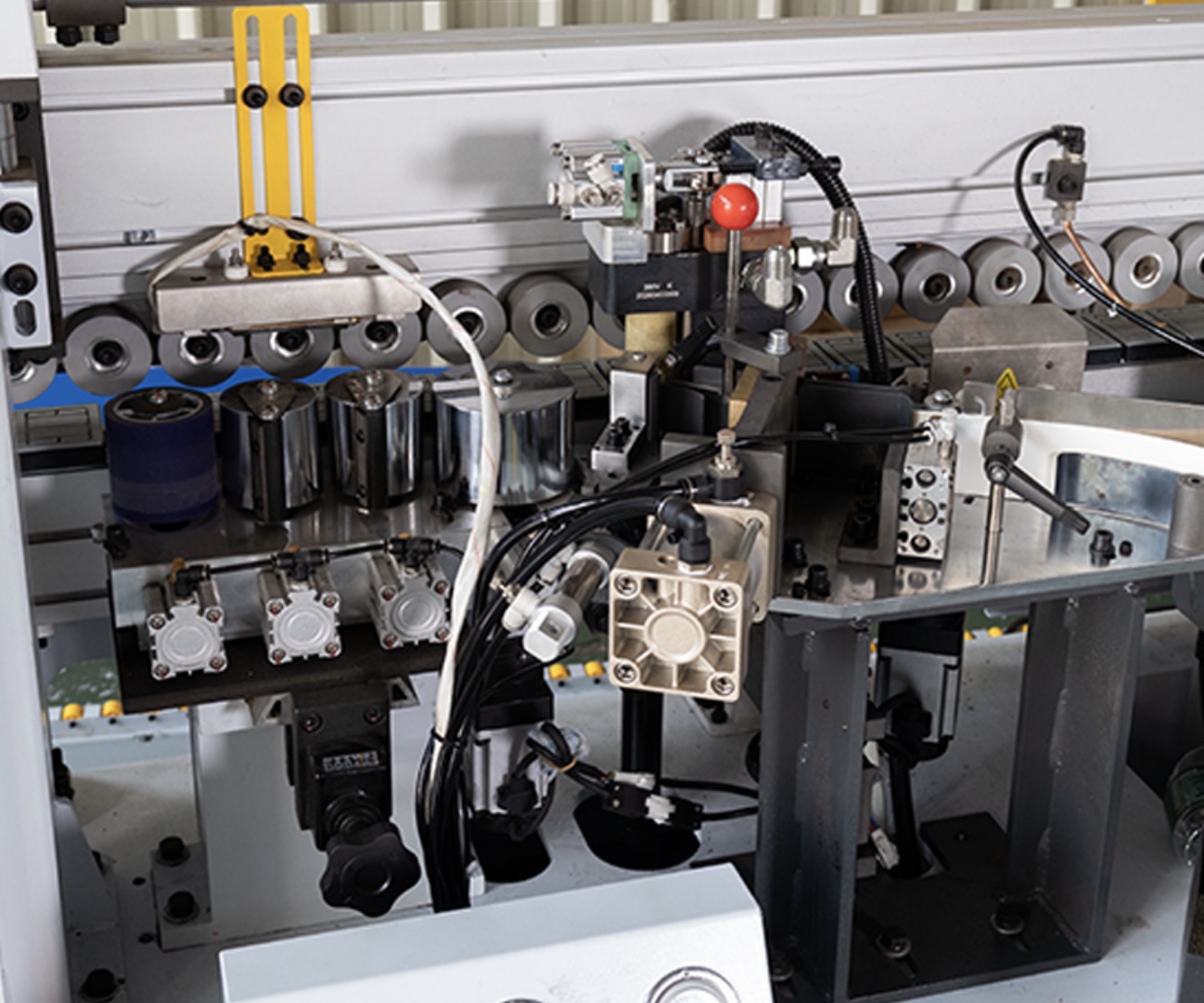 Automatic L-Type & Straight Edge Banding Machine HELEX HE 60 EL — photo 2